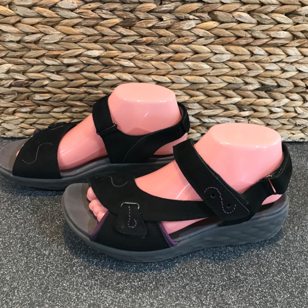 Cobb Hill New Balance Fresh Foam Leather Sandals - Picture 6 of 15
